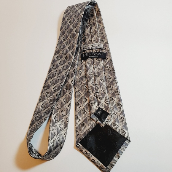 Jos. A. Bank Necktie Silver Geometric Pattern Silk Neck Tie Jacquard Fabric - Picture 5 of 5